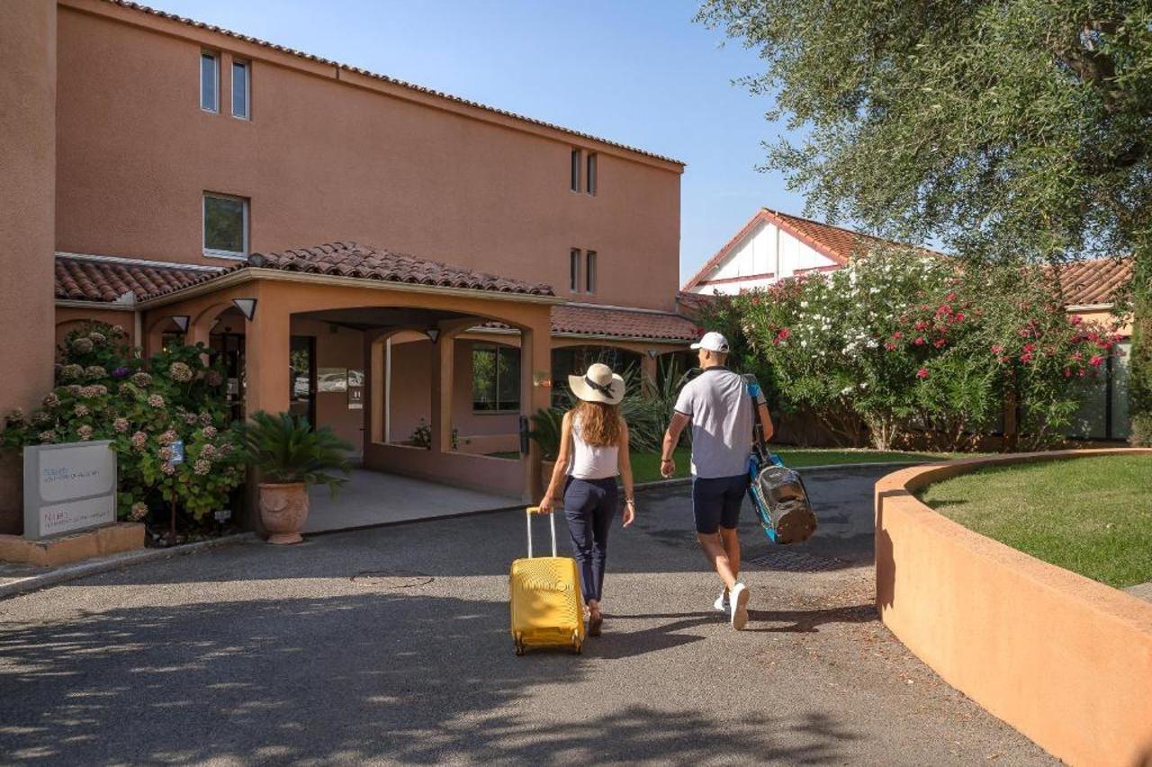 Golf Hotel De Valescure & Spa Nuxe Saint-Raphaël Exterior foto